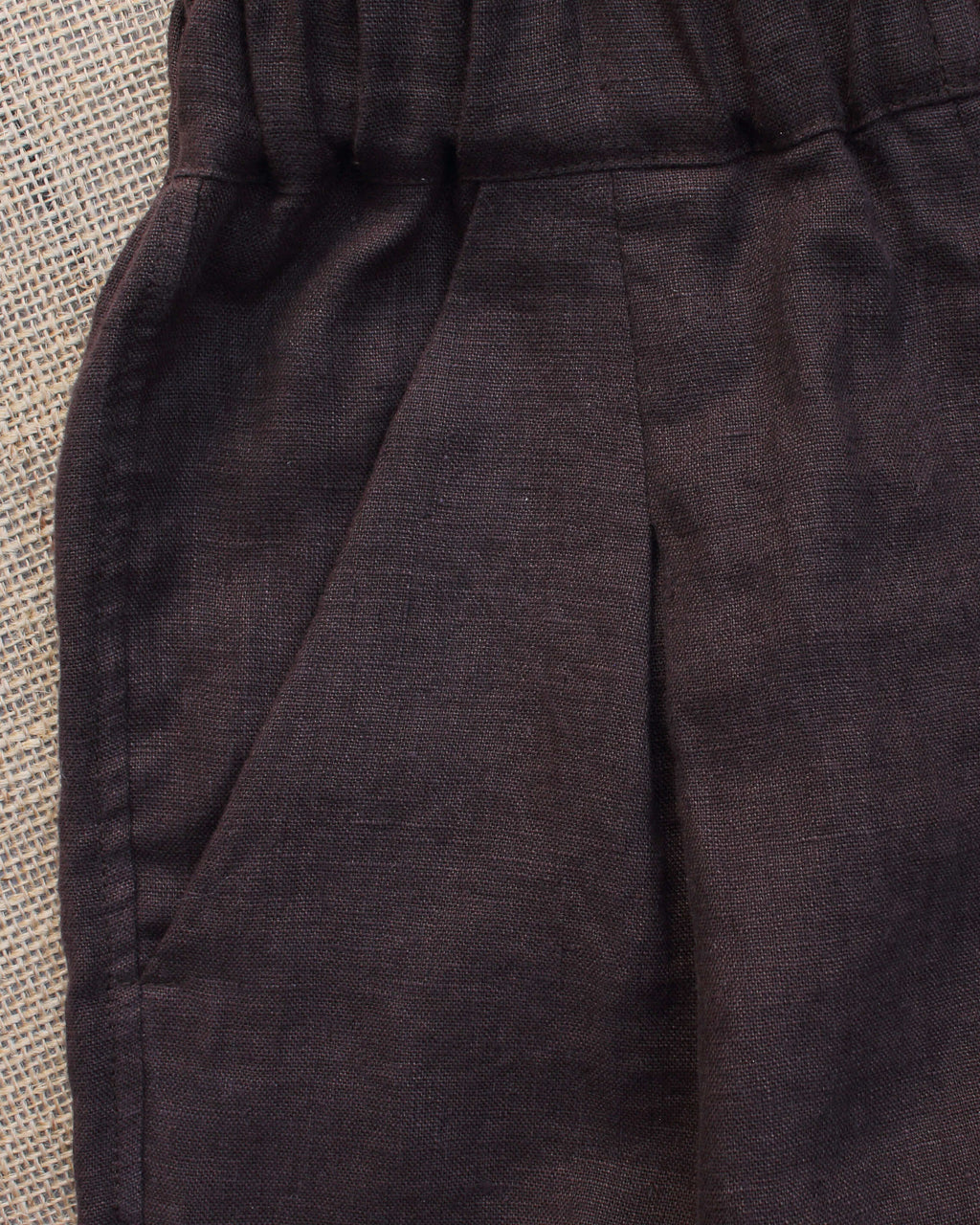 European linen shorts with pockets